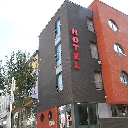 Hotel La Louve Ла-Лувьер Экстерьер фото