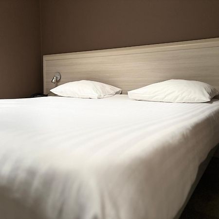 Hotel La Louve Ла-Лувьер Экстерьер фото