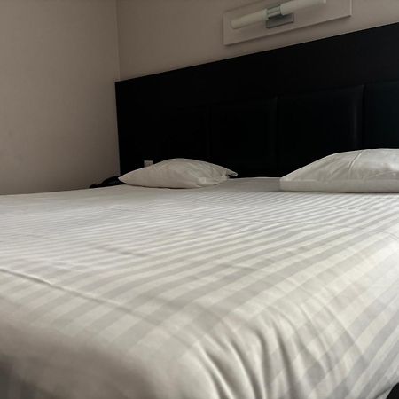 Hotel La Louve Ла-Лувьер Экстерьер фото