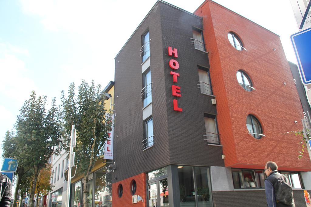 Hotel La Louve Ла-Лувьер Экстерьер фото