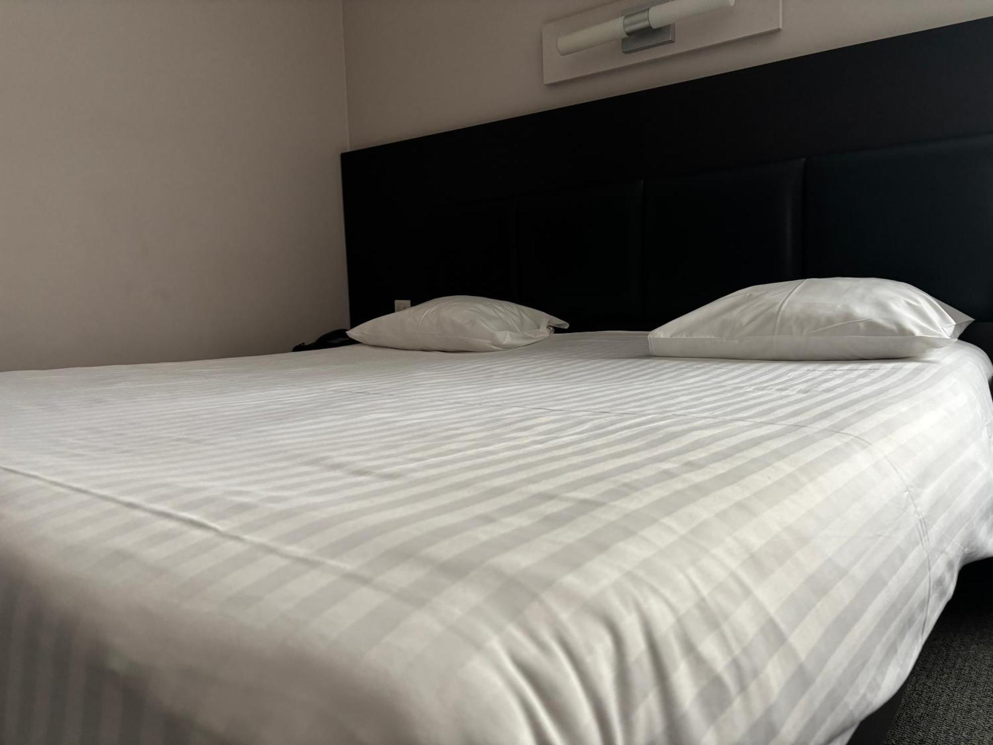 Hotel La Louve Ла-Лувьер Экстерьер фото