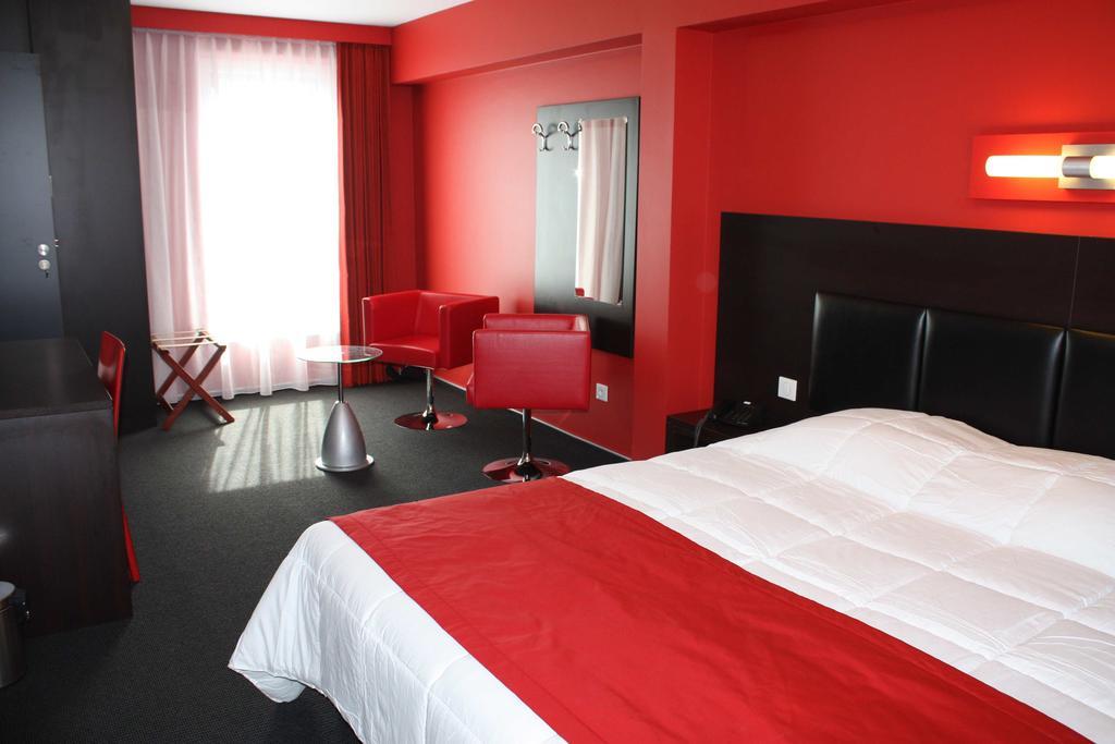 Hotel La Louve Ла-Лувьер Экстерьер фото